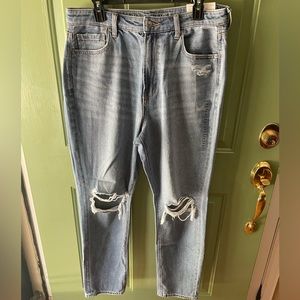NWT American Eagle Mom Jeans sz 14
